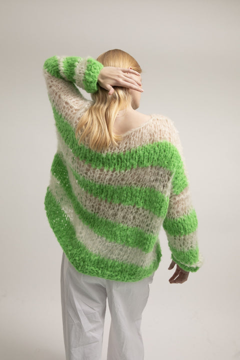 Kavi off white and green sweater