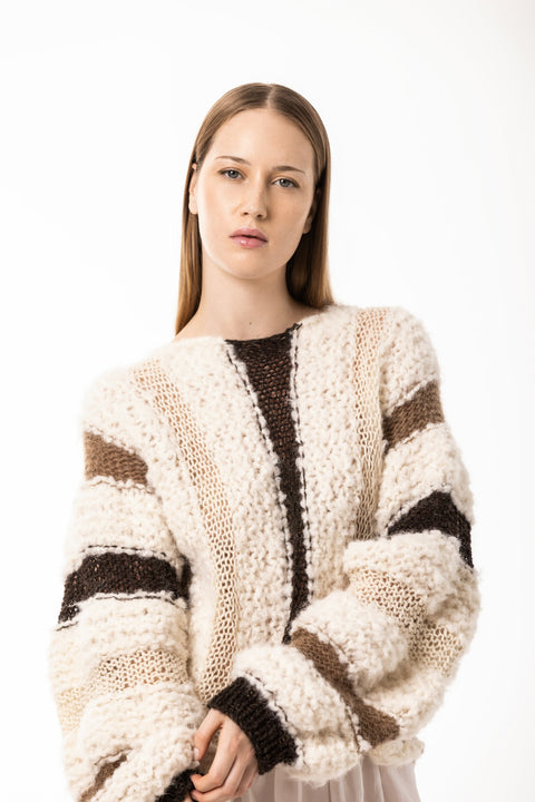 Morreyð off white and brown sweater