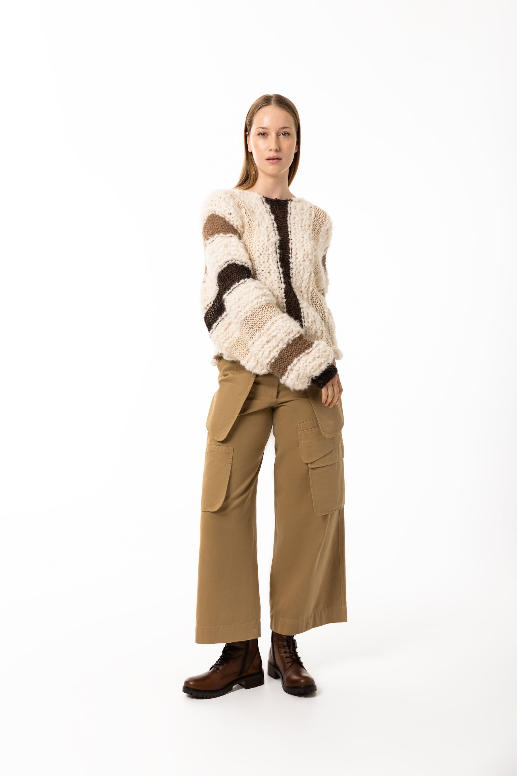 Morreyð off white and brown sweater